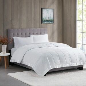 Moisture Proof Lightweight Down Alternative Silky Smooth Blanket with Satin Trim